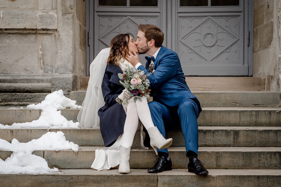 Jessica Mewes Fotografin Hochzeit heiraten Coburg Buerglasschloesschen Ehrenburg Vintage Corona