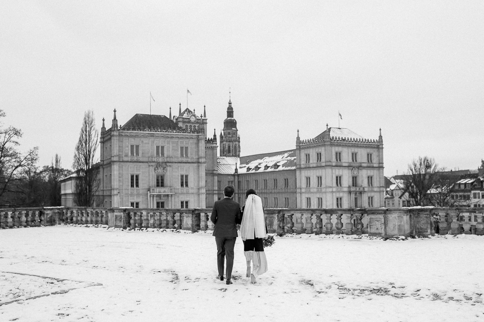 Jessica Mewes Fotografin Hochzeit heiraten Coburg Buerglasschloesschen Ehrenburg Vintage Corona